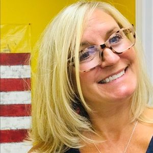 Meet your Posher, Julie